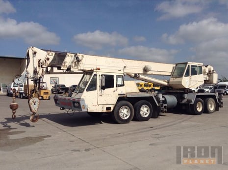 1985 P&H Omega T400 Hydraulic Truck Crane