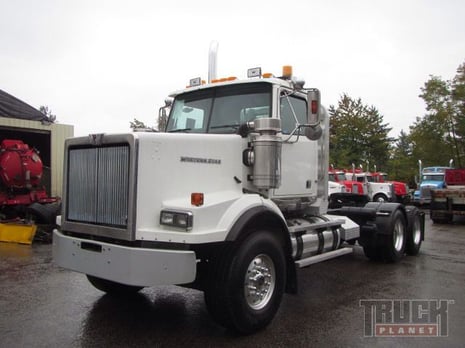 2010 Western Star 4900SA T/A Conventional Day Cab